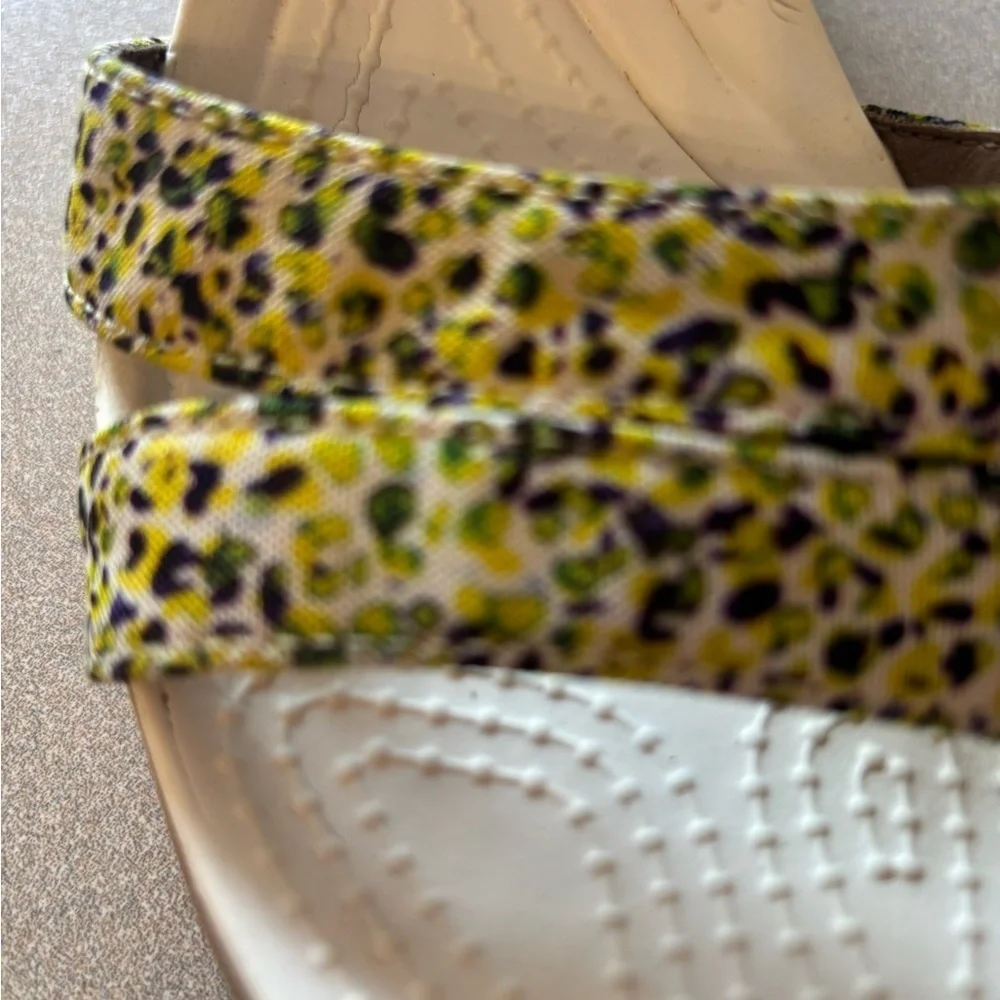 Crocs Women's Leigh II Ankle Strap Graphic Print Wedges Size 9